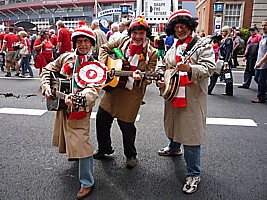 Click for photos of us in Cardiff for the Wales - Barbarians match.